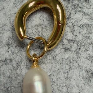 COS Gold-Tone Hoop Earring with Pearl Drop